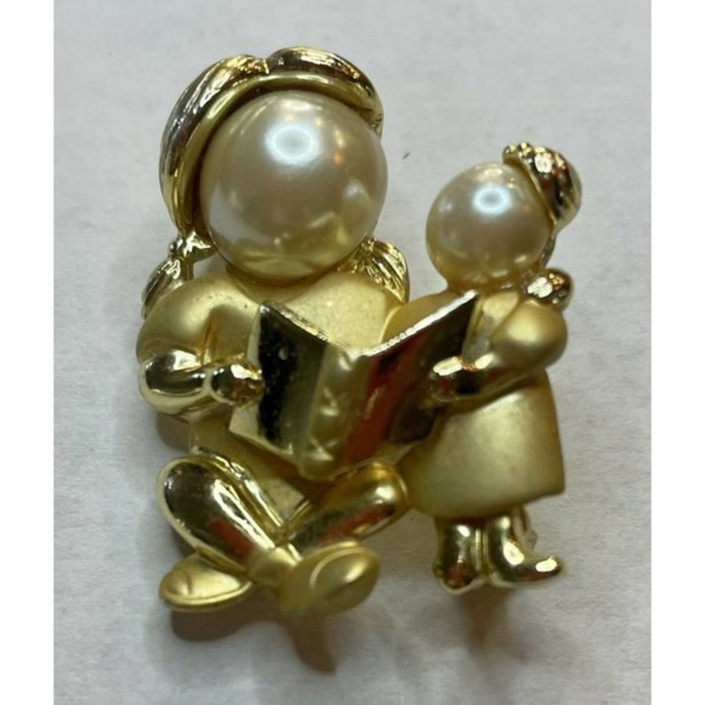 AJC Vintage brooch Pin pearl faced woman reading to child Gold Toned
